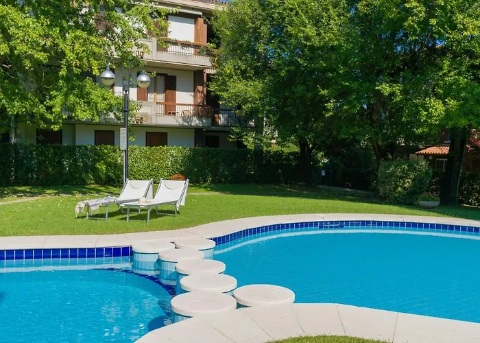 Charming Nest アパート *